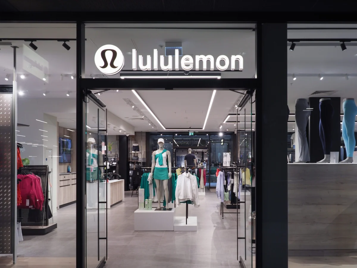Lululemon Expands Global Reach with Strategic E-commerce Launch in Mexico