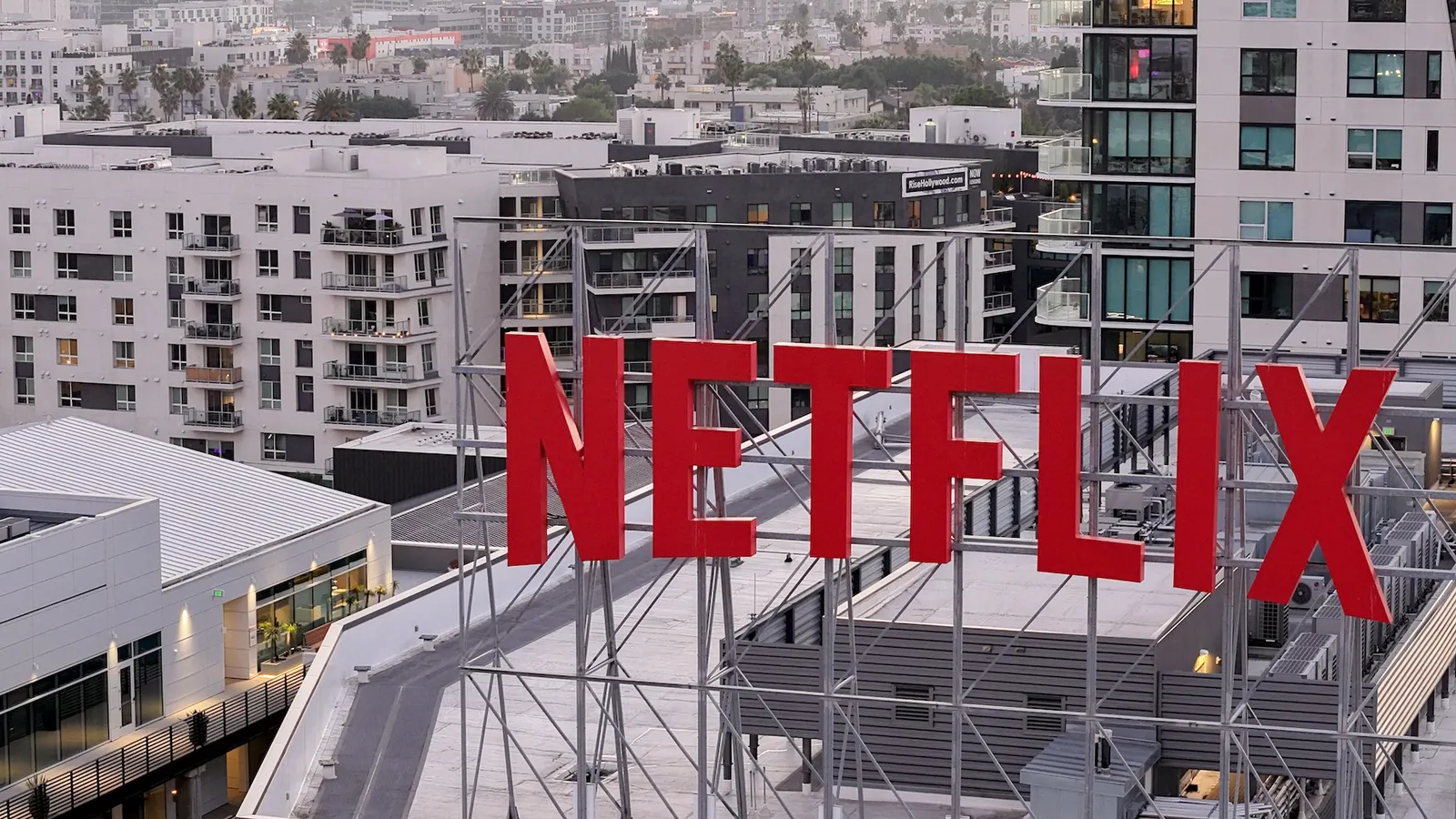 Go Figure: AI Fuels Upfronts as Netflix Expands Ad Reach and Kraft Heinz Reworks Strategy Amidst CMO Budgetary Concerns