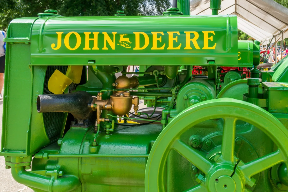 John Deere Reports Robust Revenue Growth in Q2 Amidst Agricultural Sector Headwinds