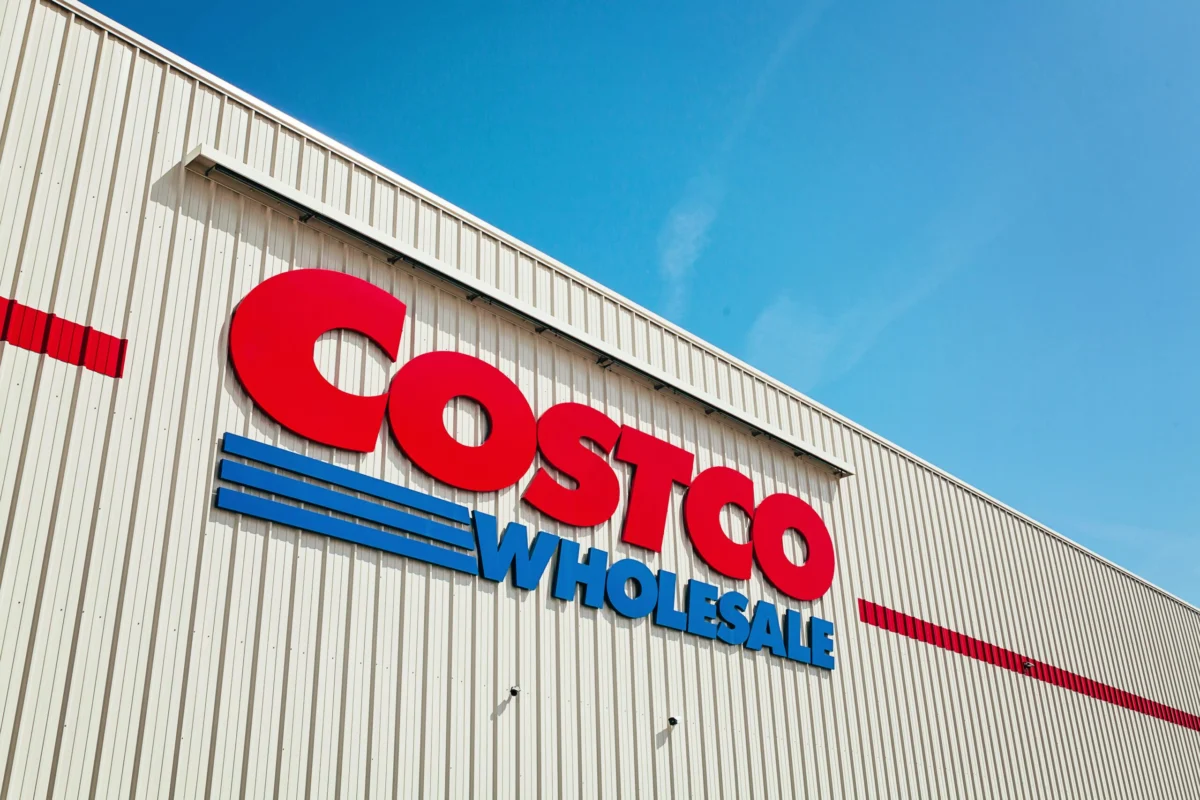 Tariff Refunds Begin to Flow, Prompting Retail Giants to Consider Price Reductions