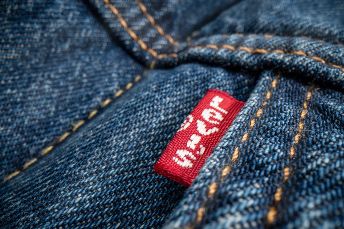 Levi Strauss & Co. Reports Robust Fiscal Second Quarter Driven by Direct-to-Consumer Momentum and Evolving Lifestyle Brand Strategy