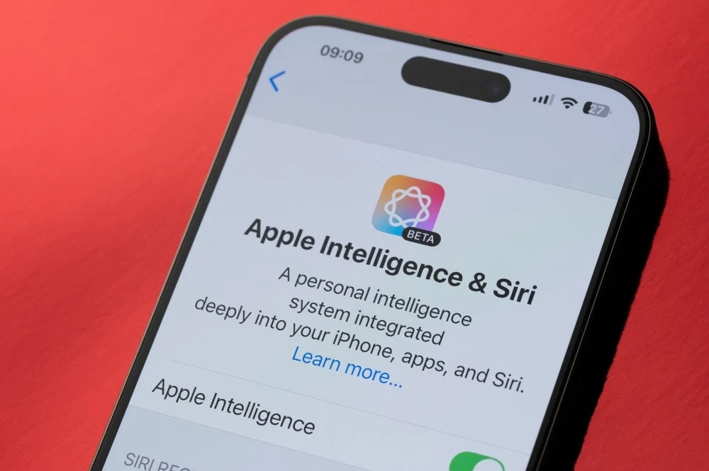 The Cracks in the Walled Garden Apple’s Strategic Pivot to Google and the Erosion of Siri’s Autonomy