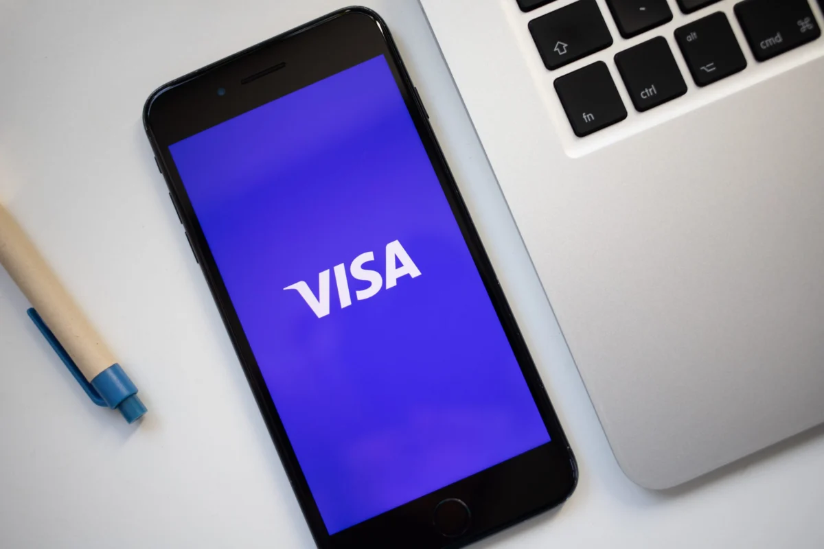 Visa Unveils AI Financial Assistant to Empower Banks in the Generative AI Era