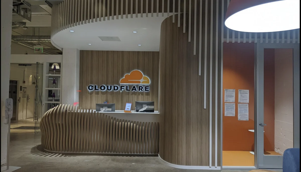 Cloudflare Enters AI Visibility Race with New AEO Dashboard, Reshaping Web’s AI Interaction Landscape