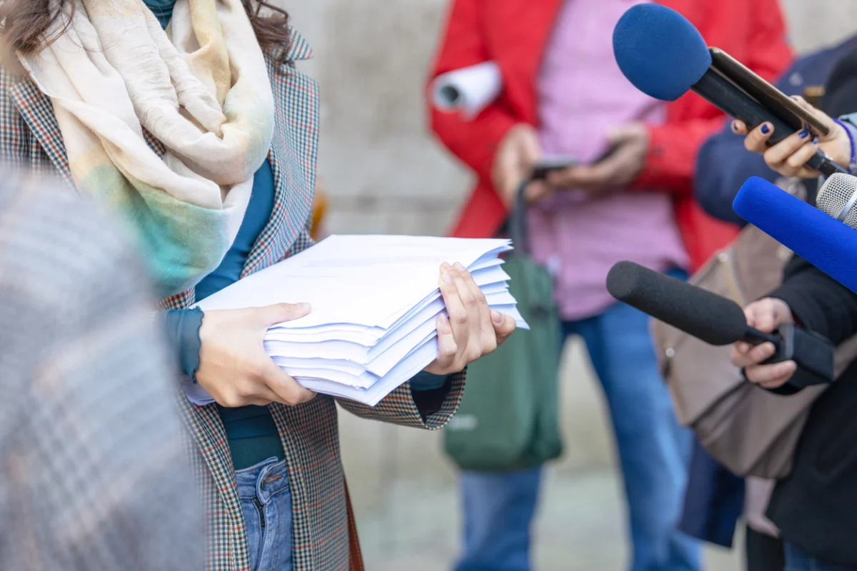 Breaking down complex topics for journalists