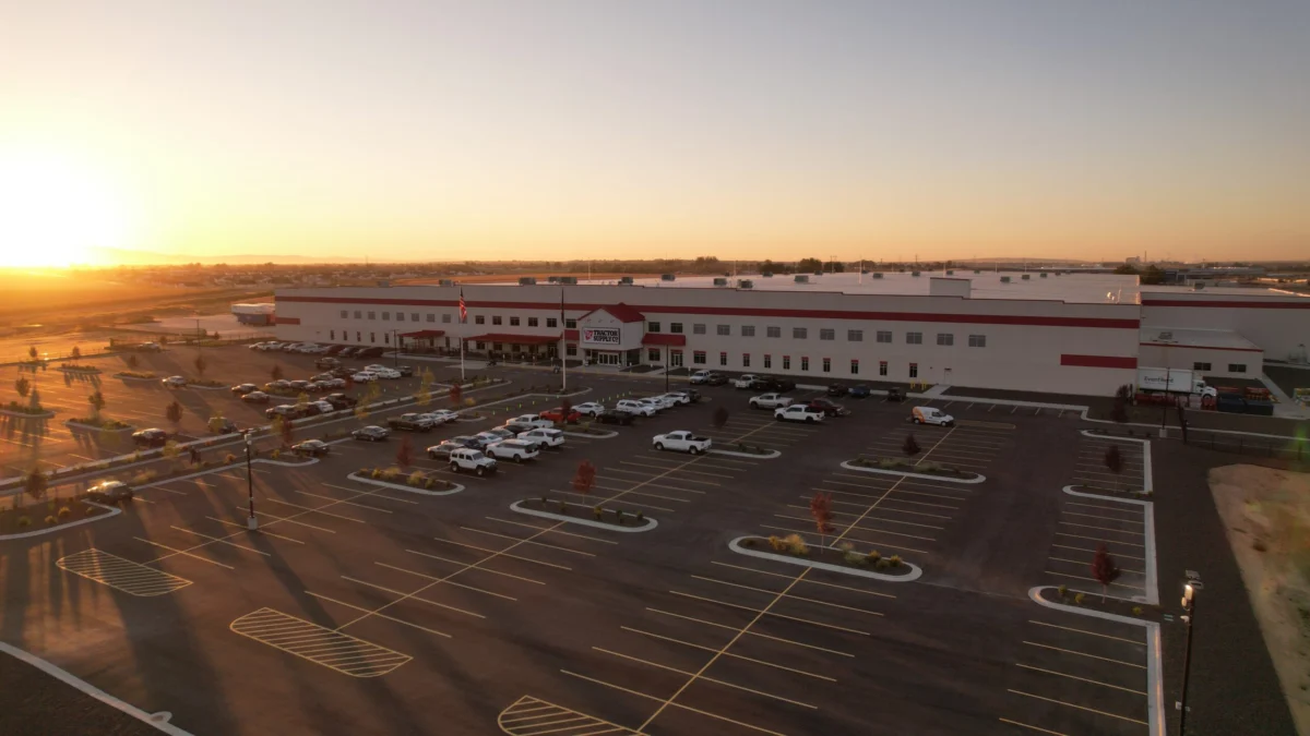 Tractor Supply Unveils Massive Nampa Distribution Center, Bolstering E-commerce and Last-Mile Delivery Capabilities
